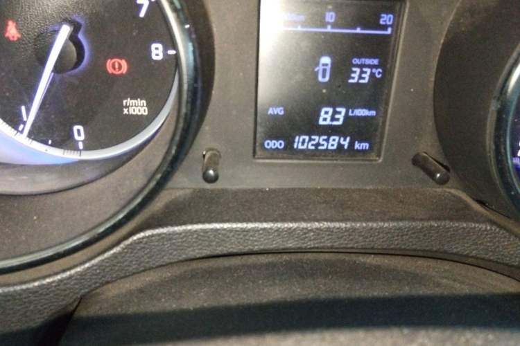 Used CHANGAN CS35 2016 1.6L Manual Luxury Model China IV Odometer Close Up