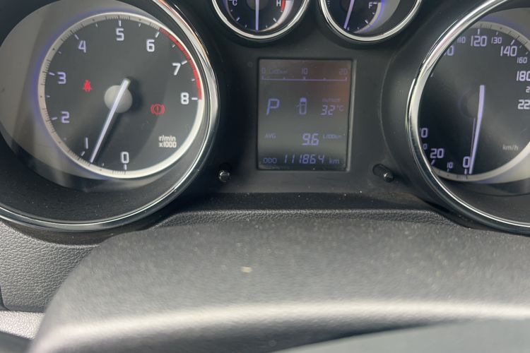 Used CHANGAN CS35 2016 1.6L Automatic Luxury Model China V Standard Odometer Close Up