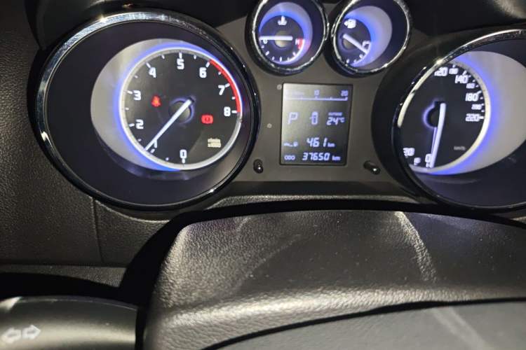 Used CHANGAN CS35 2016 1.6L Automatic Luxury Model China V Standard Odometer Close Up