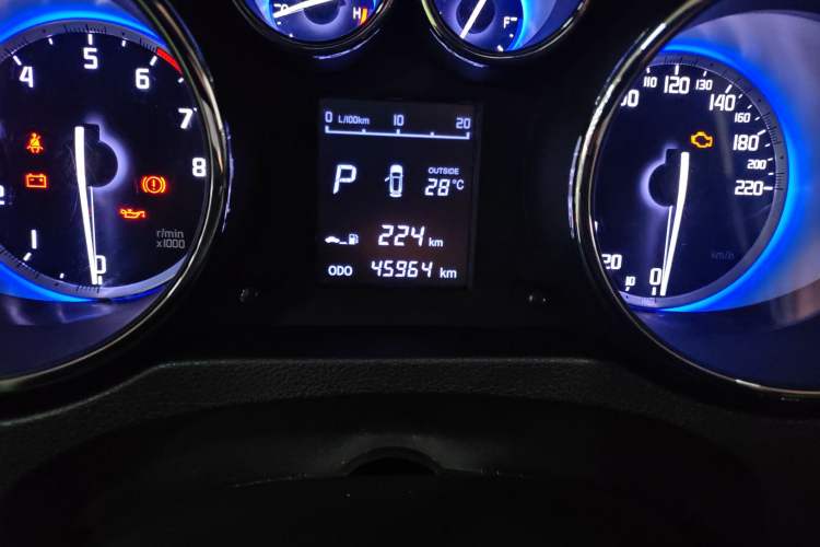Used CHANGAN CS35 2016 1.6L Automatic Luxury Model China V Standard Odometer Close Up