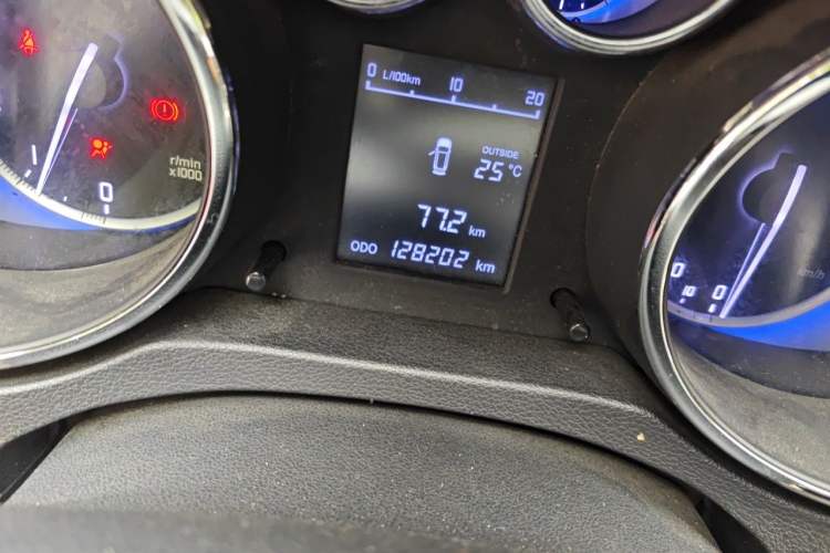Used CHANGAN CS35 2016 1.6L Manual Luxury Model China IV Odometer Close Up