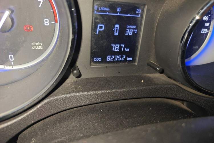 Used CHANGAN CS35 2016 1.6L Automatic Luxury Model China IV Standard Odometer Close Up