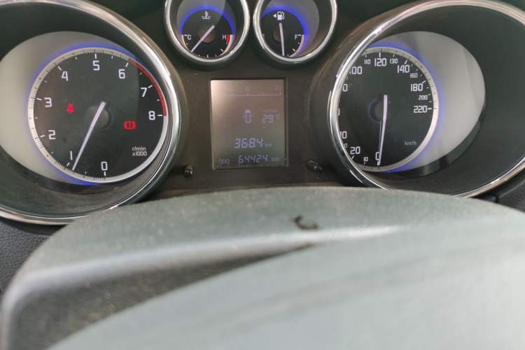 Used CHANGAN CS35 2016 1.6L Manual Luxury Model China V Standard Odometer Close Up