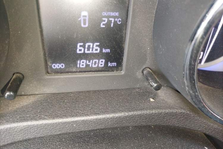 Used CHANGAN CS35 2016 1.6L Manual Luxury Model China IV Standard Odometer Close Up