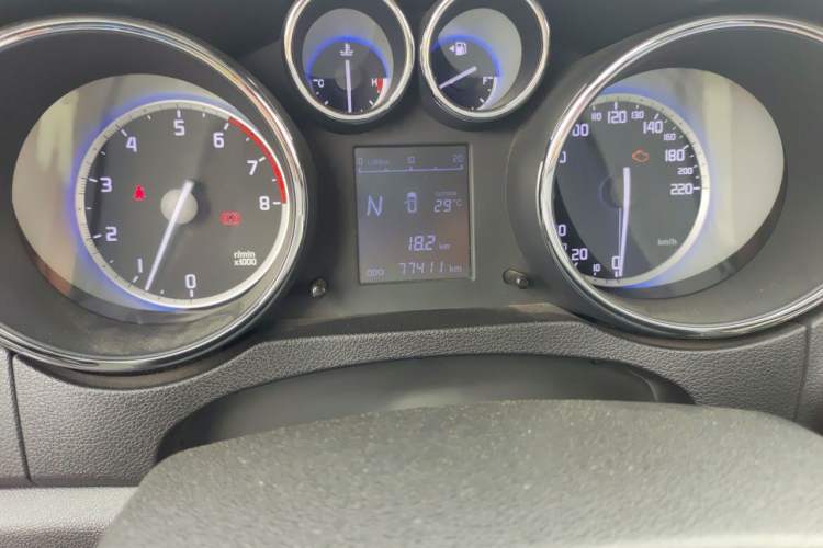 Used CHANGAN CS35 2016 1.6L Automatic Luxury Model China V Standard Odometer Close Up