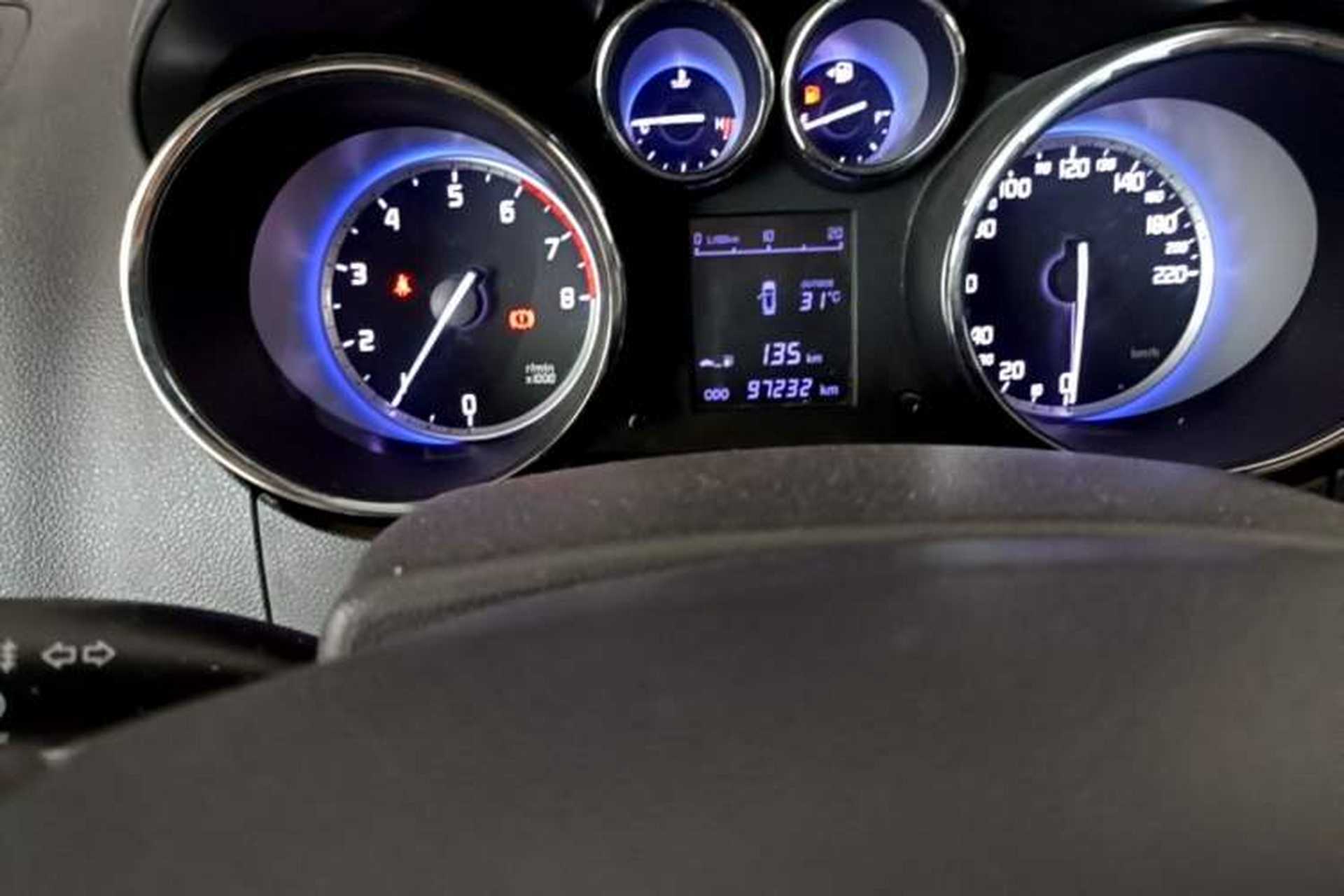 Used CHANGAN CS35 2016 1.6L Manual Luxury Model China IV Odometer Close Up