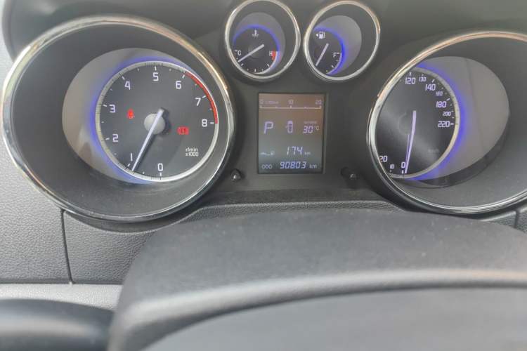 Used CHANGAN CS35 2016 1.6L Automatic Luxury Model China IV Standard Odometer Close Up