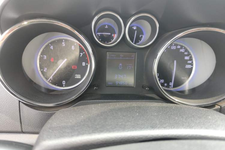Used CHANGAN CS35 2016 1.6L Manual Luxury Model China IV Standard Odometer Close Up