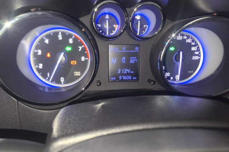Used CHANGAN CS35 2016 1.6L Automatic Luxury Model China IV Standard Odometer Close Up