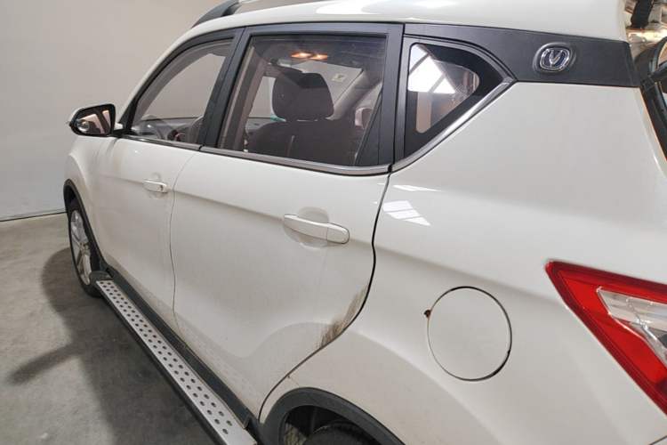 Used CHANGAN CS35 2016 1.6L Automatic Luxury Model China IV Standard Rear Left 45 Deg