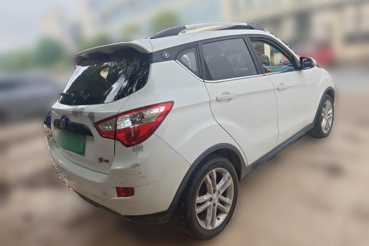 Used CHANGAN CS35 2016 1.6L Automatic Luxury Model China IV Standard Rear Right 45 Deg