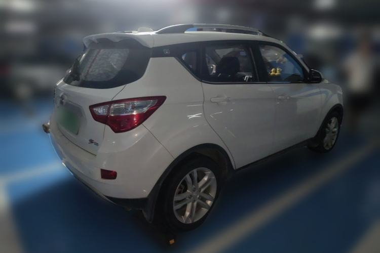 Used CHANGAN CS35 2016 1.6L Automatic Luxury Model China IV Standard Rear Right 45 Deg