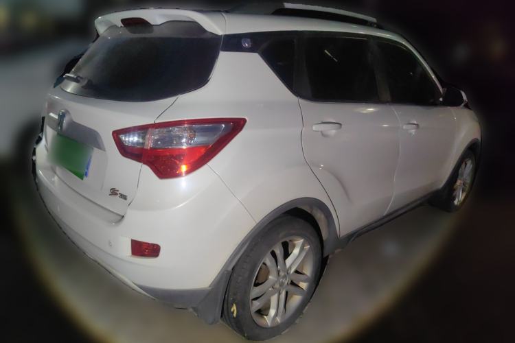 Used CHANGAN CS35 2016 1.6L Manual Luxury Model China IV Standard Rear Right 45 Deg