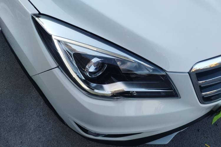 Used CHANGAN CS35 2016 1.6L Automatic Luxury Model China IV Standard Right Front Headlight