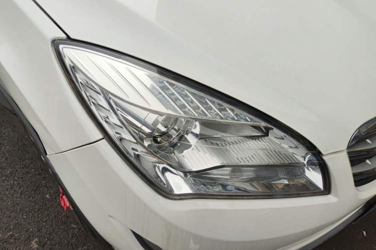 Used CHANGAN CS35 2016 1.6L Manual Luxury Model China IV Standard Right Front Headlight