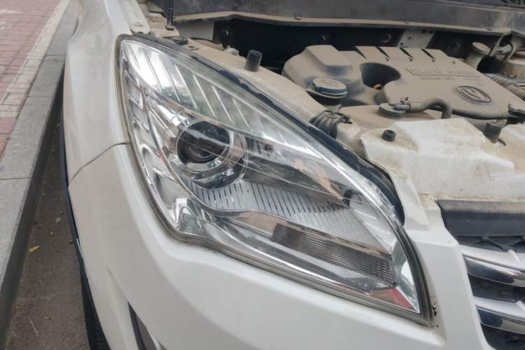 Used CHANGAN CS35 2016 1.6L Automatic Luxury Model China IV Standard Right Front Headlight