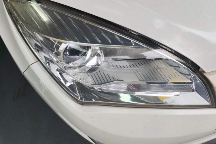 Used CHANGAN CS35 2016 1.6L Manual Luxury Model China IV Standard Right Front Headlight