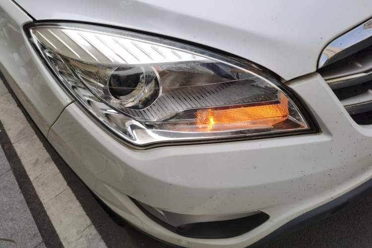 Used CHANGAN CS35 2016 1.6L Automatic Luxury Model China V Standard Right Front Headlight