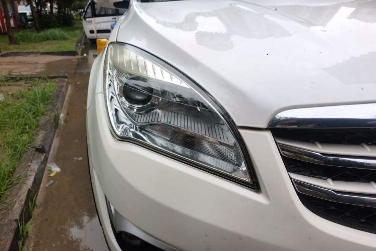 Used CHANGAN CS35 2016 1.6L Automatic Luxury Model China V Standard Right Front Headlight