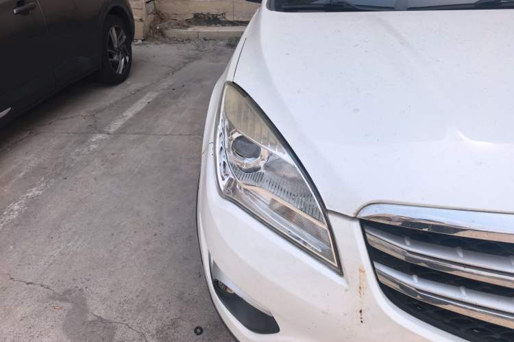 Used CHANGAN CS35 2016 1.6L Automatic Luxury Model China V Standard Right Front Headlight