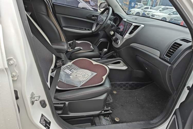 Used CHANGAN CS35 2016 1.6L Automatic Luxury Model China V Standard Right Front Seat