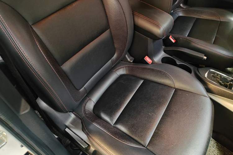 Used CHANGAN CS35 2016 1.6L Automatic Luxury Model China IV Standard Right Front Seat