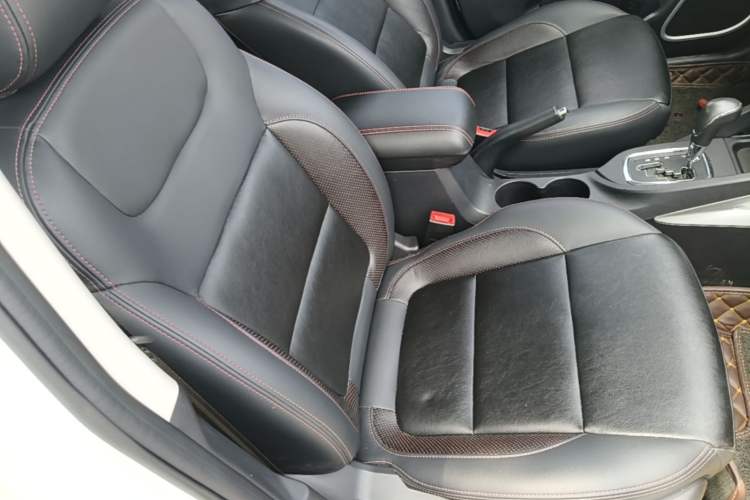 Used CHANGAN CS35 2016 1.6L Automatic Luxury Model China IV Standard Right Front Seat