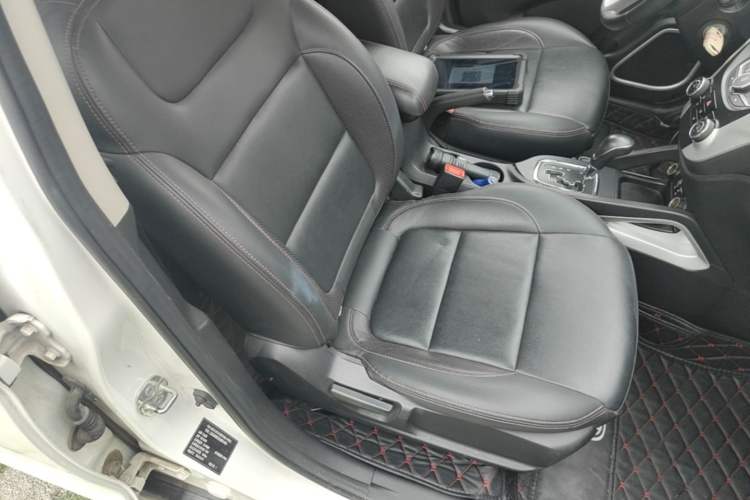 Used CHANGAN CS35 2016 1.6L Automatic Luxury Model China V Standard Right Front Seat