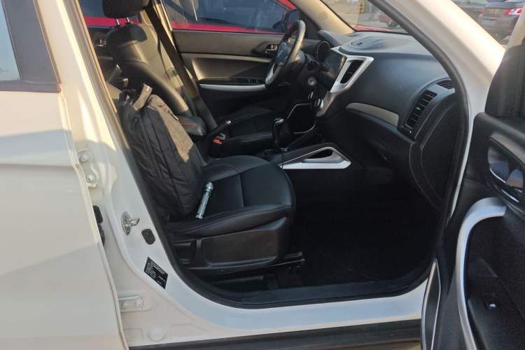 Used CHANGAN CS35 2016 1.6L Manual Luxury Model China IV Standard Right Front Seat