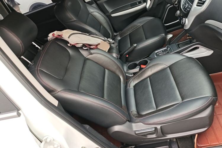 Used CHANGAN CS35 2016 1.6L Automatic Luxury Model China IV Standard Right Front Seat
