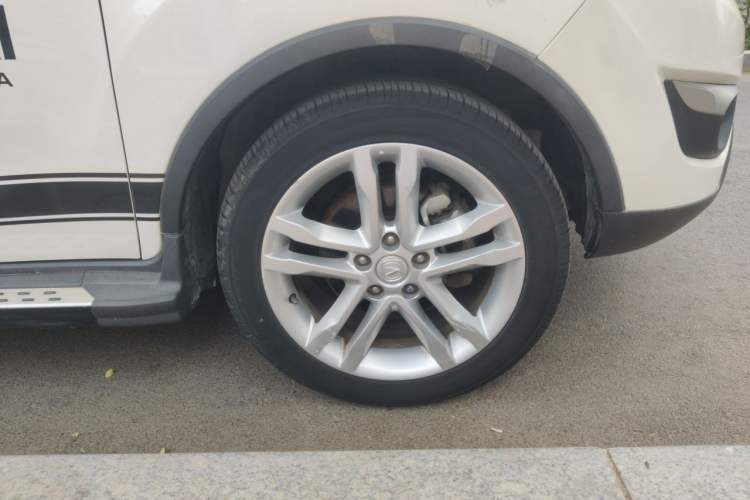 Used CHANGAN CS35 2016 1.6L Automatic Luxury Model China IV Standard Right Front Wheel Hub
