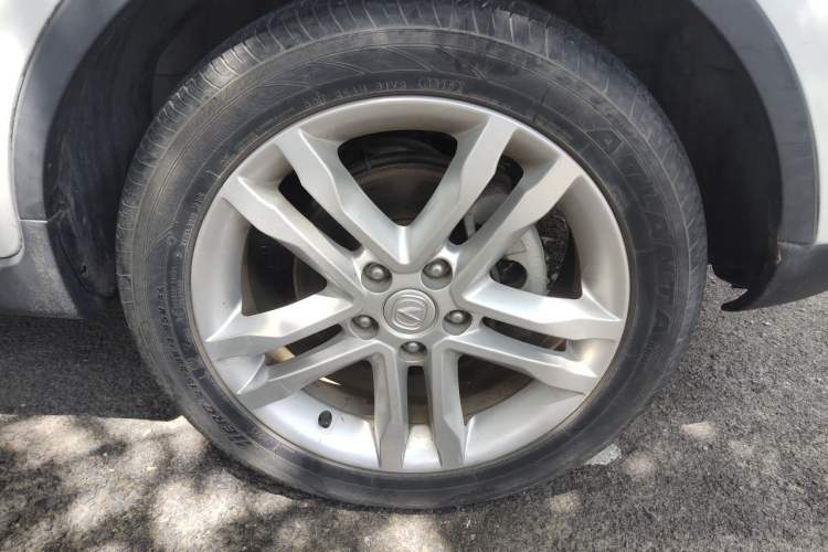 Used CHANGAN CS35 2016 1.6L Automatic Luxury Model China V Standard Right Front Wheel Hub