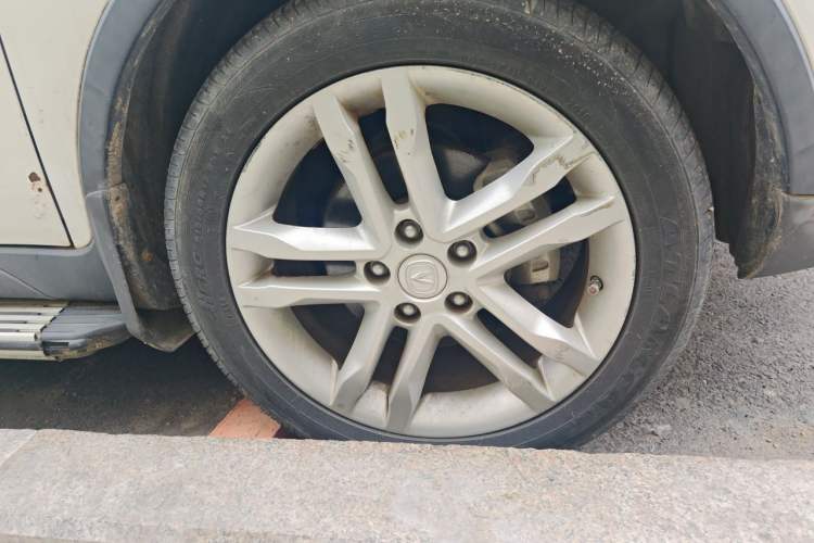 Used CHANGAN CS35 2016 1.6L Manual Luxury Model China IV Standard Right Front Wheel Hub