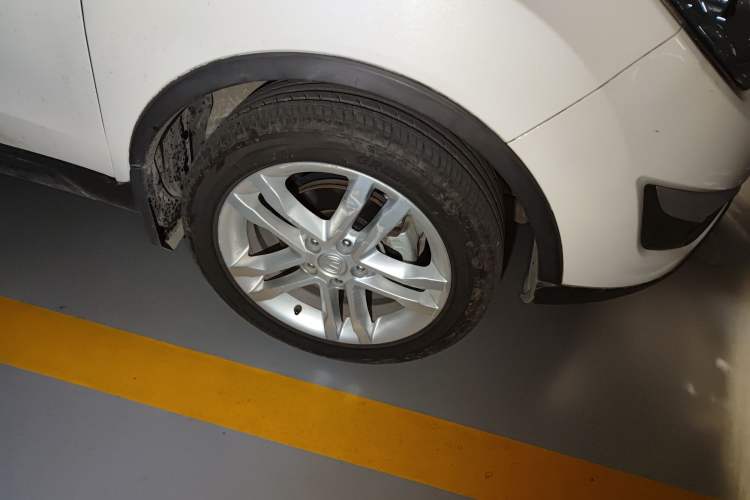 Used CHANGAN CS35 2016 1.6L Automatic Luxury Model China IV Standard Right Front Wheel Hub