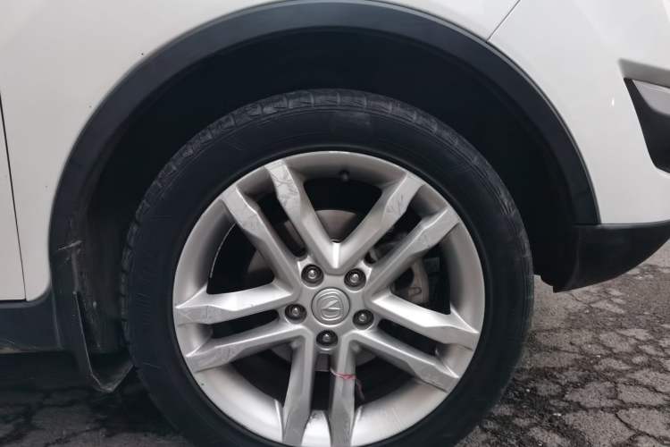 Used CHANGAN CS35 2016 1.6L Manual Luxury Model China IV Standard Right Front Wheel Hub