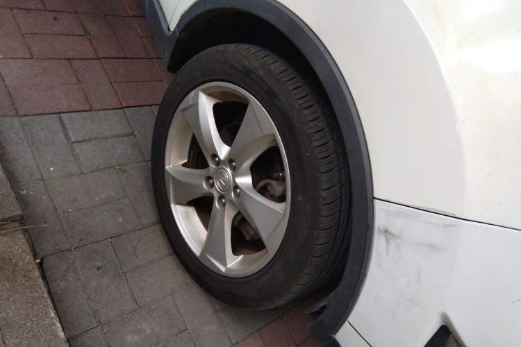 Used CHANGAN CS35 2016 1.6L Manual Luxury Model China IV Right Front Wheel Hub