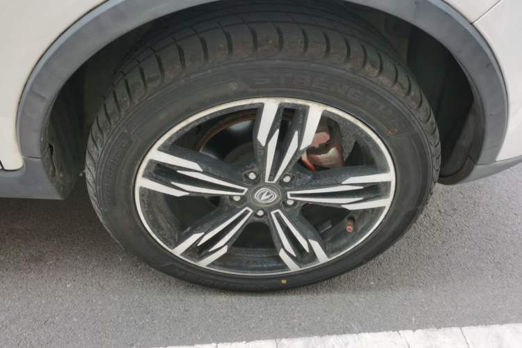 Used CHANGAN CS35 2016 1.6L Automatic Luxury Model China V Standard Right Front Wheel Hub
