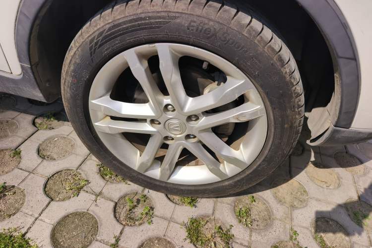 Used CHANGAN CS35 2016 1.6L Automatic Luxury Model China IV Standard Right Front Wheel Hub
