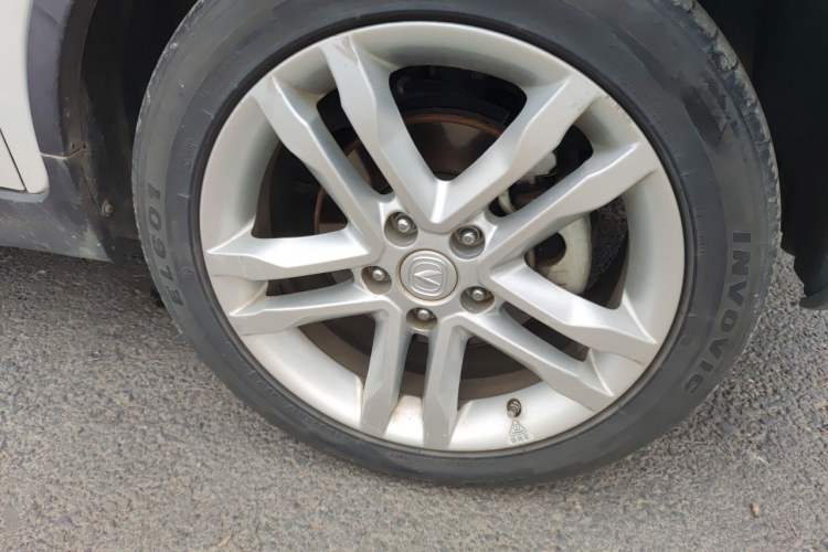 Used CHANGAN CS35 2016 1.6L Automatic Luxury Model China V Standard Right Front Wheel Hub