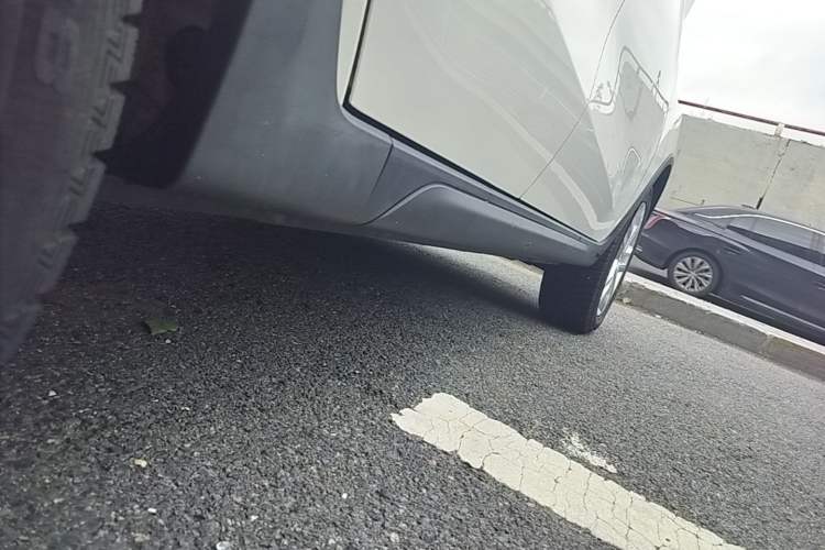Used CHANGAN CS35 2016 1.6L Manual Luxury Model China V Standard Right Side Sill