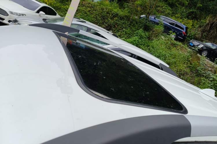 Used CHANGAN CS35 2016 1.6L Automatic Luxury Model China IV Standard Roof