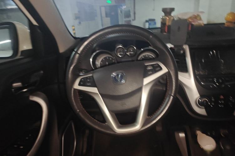Used CHANGAN CS35 2016 1.6L Automatic Luxury Model China V Standard Steering Wheel