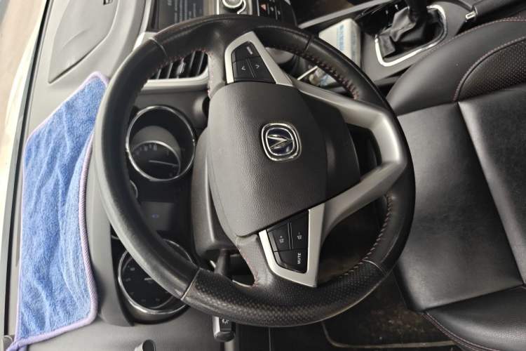Used CHANGAN CS35 2016 1.6L Manual Luxury Model China V Standard Steering Wheel