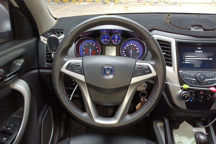 Used CHANGAN CS35 2016 1.6L Automatic Luxury Model China V Standard Steering Wheel