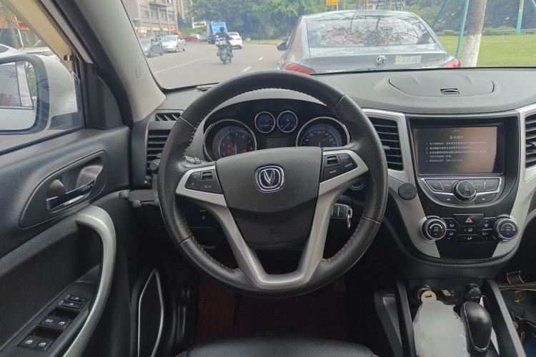 Used CHANGAN CS35 2016 1.6L Automatic Luxury Model China V Standard Steering Wheel