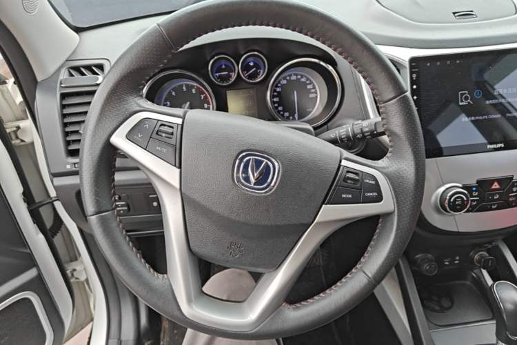 Used CHANGAN CS35 2016 1.6L Automatic Luxury Model China V Standard Steering Wheel