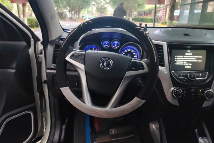Used CHANGAN CS35 2016 1.6L Automatic Luxury Model China V Standard Steering Wheel