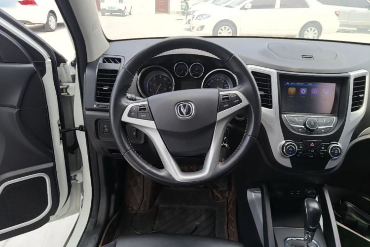 Used CHANGAN CS35 2016 1.6L Automatic Luxury Model China IV Standard Steering Wheel