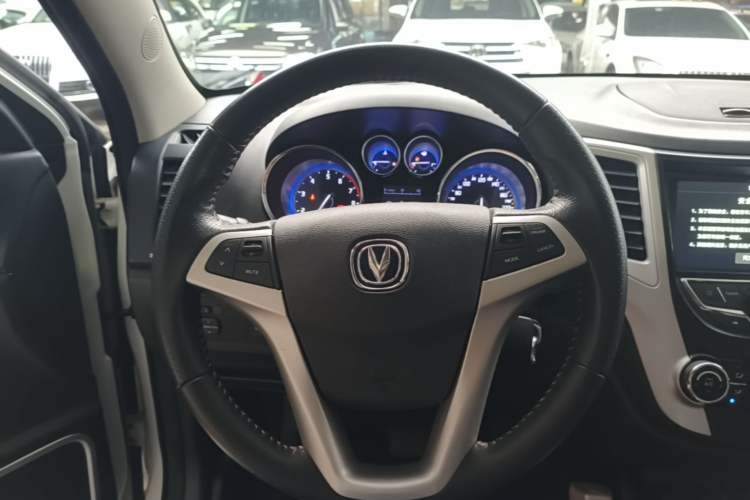 Used CHANGAN CS35 2016 1.6L Automatic Luxury Model China IV Standard Steering Wheel