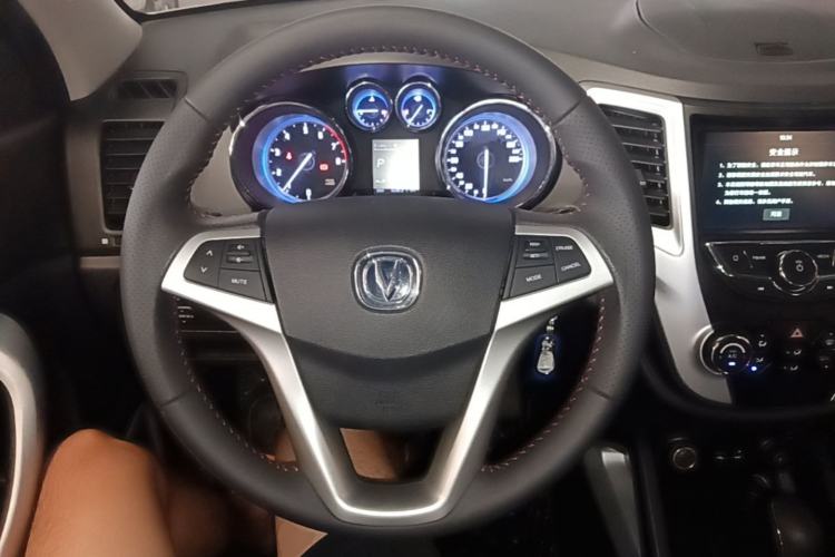 Used CHANGAN CS35 2016 1.6L Automatic Luxury Model China IV Standard Steering Wheel